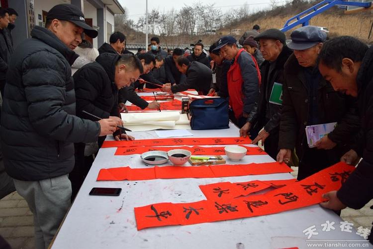 接待农业科技咨询服务对象100多人次,发放果树栽培,果品加工,畜禽养殖